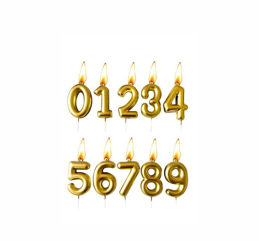 شموع ذهبية بأرقام