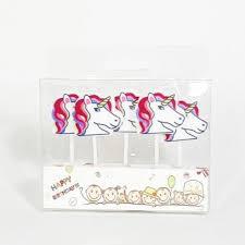 شمعة بتصميم وحيد القرن