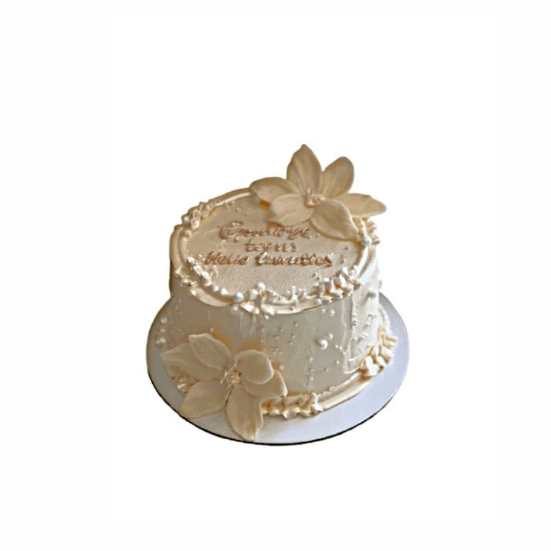 Champagne Ivory Sugar Flower Cake – Luxury Birthday Cake for Adults | Abu Dhabi & UAE Delivery in Abu Dhabi | Birthday Cakes – Adults Delivery UAE – Legrandeuae