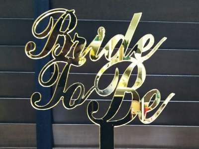 Bride To Be Gold Acrylic Cake Topper – Abu Dhabi UAE Delivery in Abu Dhabi | Cake Toppers Delivery UAE – Legrandeuae