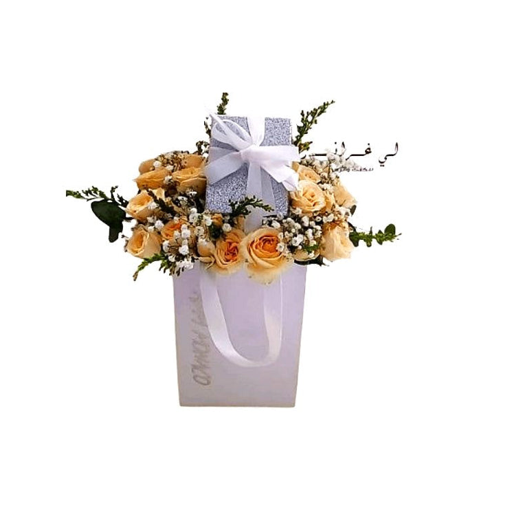 Peach Color Birthday Flower Bouquet with Gift Arrangement - Abu Dhabi in Abu Dhabi | Birthday Flowers / Bouquet (All Genders) Delivery UAE – Legrandeuae