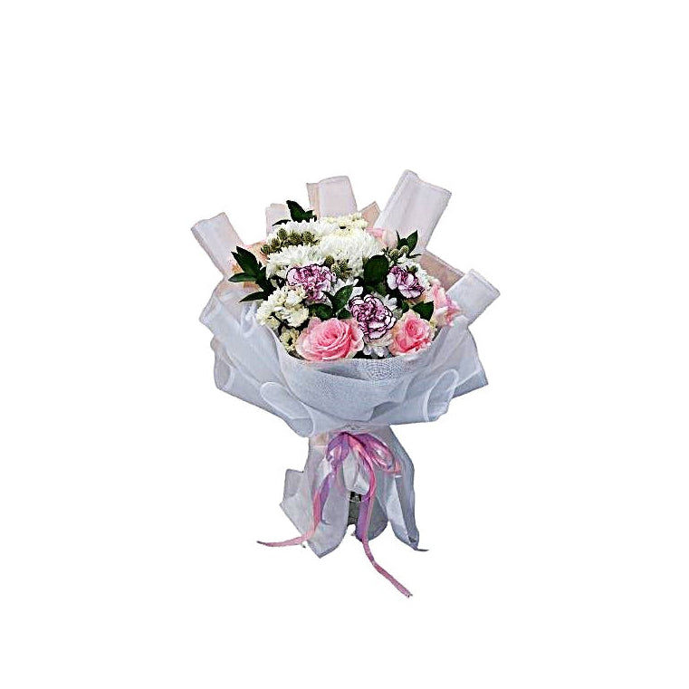 Graduation White & Pink Hand-Tied Bouquet – Elegant Graduation Flower Gift | Abu Dhabi & UAE Delivery in Abu Dhabi | Graduation Day Flowers Delivery UAE – Legrandeuae
