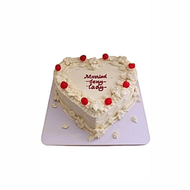 Heart Shaped Off White Cream Cake – Elegant Romantic Birthday Cake | Abu Dhabi & UAE Delivery in Abu Dhabi | Birthday Cakes – Adults Delivery UAE – Legrandeuae