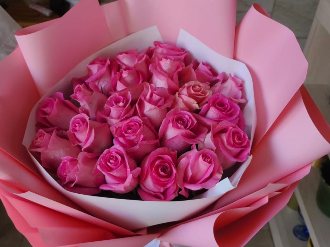 Luxury Pink Rose Bouquet – Elegant Flower Gift Abu Dhabi in Abu Dhabi | Flowers Delivery UAE – Legrandeuae