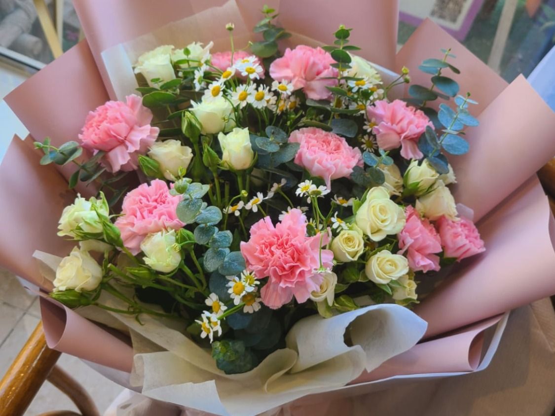 Real Feelings Bouquet – White Baby Roses & Pink Carnations Abu Dhabi in Abu Dhabi | Flowers Delivery UAE – Legrandeuae