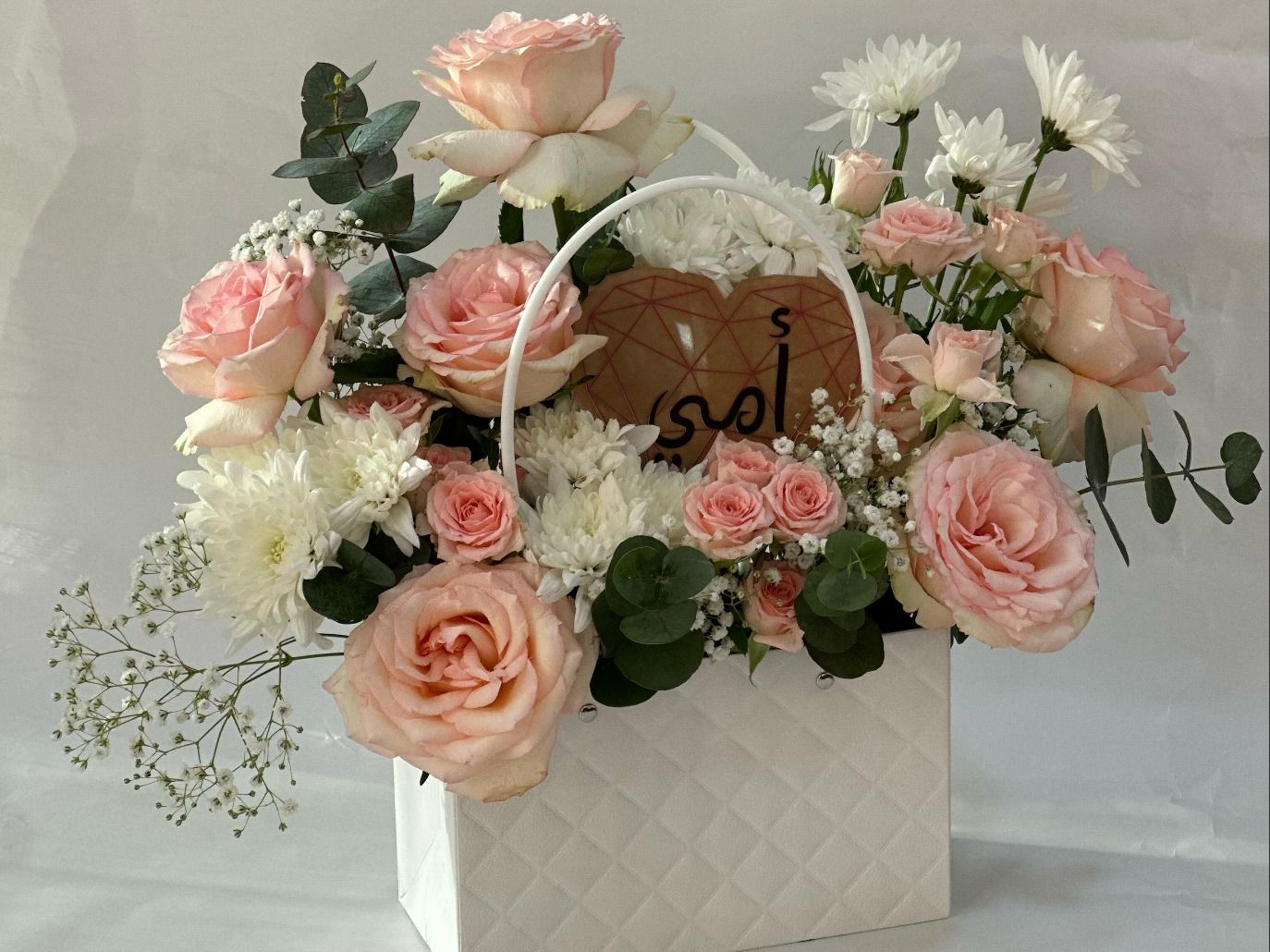 Mother’s Day Flower Bag Arrangement – Flower Bouquet Abu Dhabi in Abu Dhabi | mothers day cakes Delivery UAE – Legrandeuae
